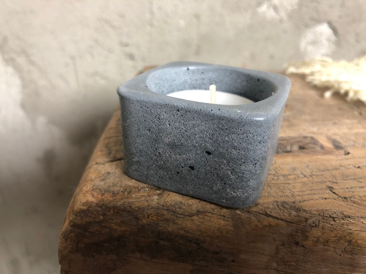 Betonový Svícen - ALA, hranatý